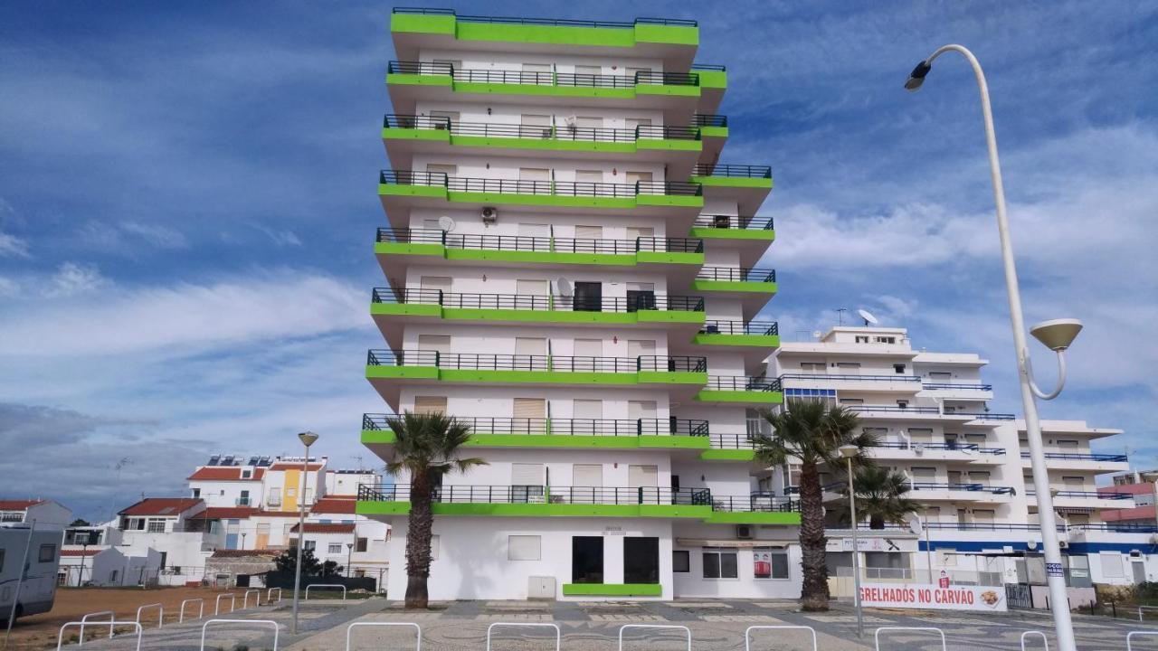 شقة Monte Gordo T2 Frente Mar المظهر الخارجي الصورة